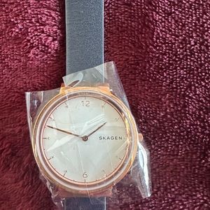 New Skagen watch for women in Navy blue